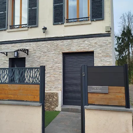 La Lavandiere *